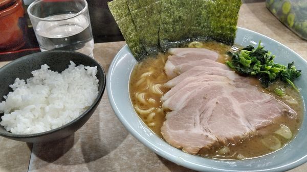 「チャーシュー麺、ライス」@横濱ラーメン あさが家 本店の写真