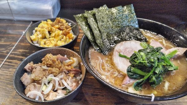 「ラーメン中盛、たまごまぶし半、チャーシューまぶし半」@家系ラーメン クックらの写真