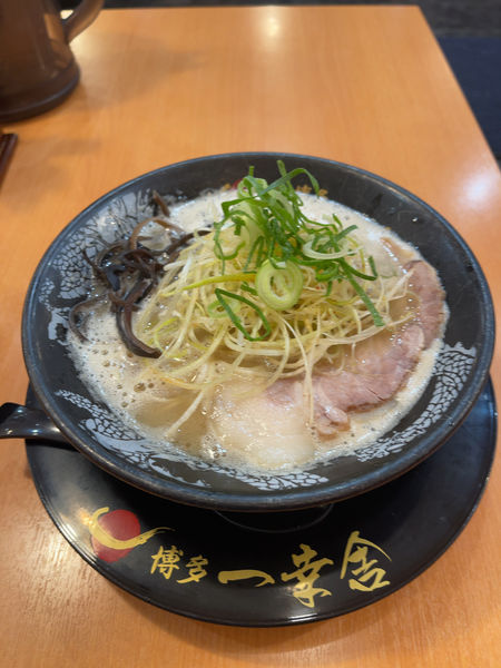「白ネギラーメン（関西限定）」@博多 一幸舎 エキマルシェ大阪店の写真