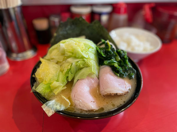 「昼飯セット¥900（ラーメン、小ライス、味玉、海苔5枚、チャーシ」@どんとこい家の写真