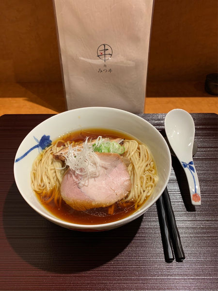 「醤油、中太手もみ麺800円」@麺 みつヰの写真