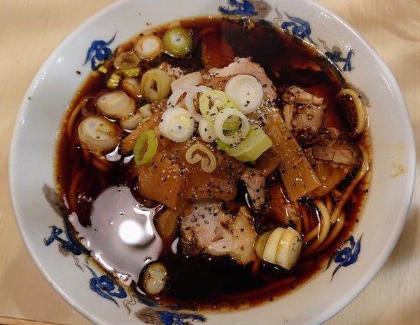 「中華そば小」@西町大喜 とやマルシェ店の写真