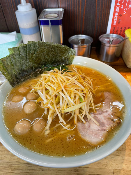 「醤油ネギラーメン大(うずら×2、海苔)」@壱六家 大和店の写真