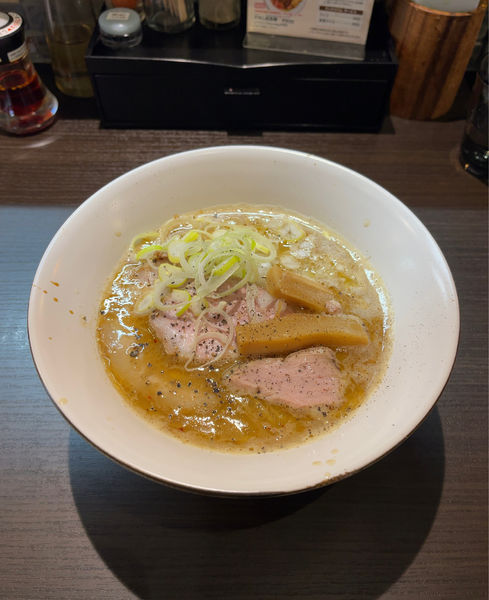 「鶏豚魚介noodle（800円）」@ラーメン アールピージー（RAMEN RPG）の写真