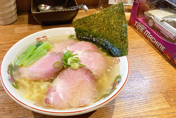 「【限定】地鶏と北海鴨の中華そば(塩)＋チャーシュー」@らー麺屋 バリバリジョニーの写真