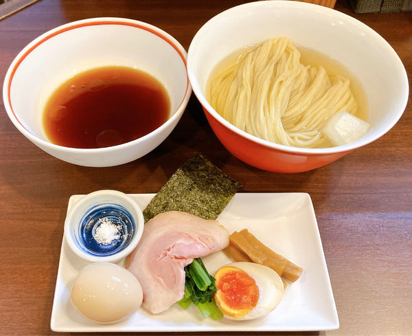 「【夏季限定】冷やしつけめん＋味玉」@とものもとの写真