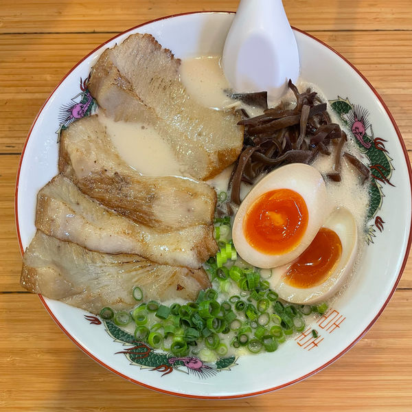 「博多豚骨ラーメン」@コハクノトキの写真
