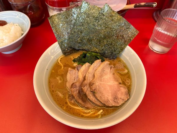 「チャーシューメン、固め薄め850円」@横浜ラーメン 武蔵家 東名川崎店の写真
