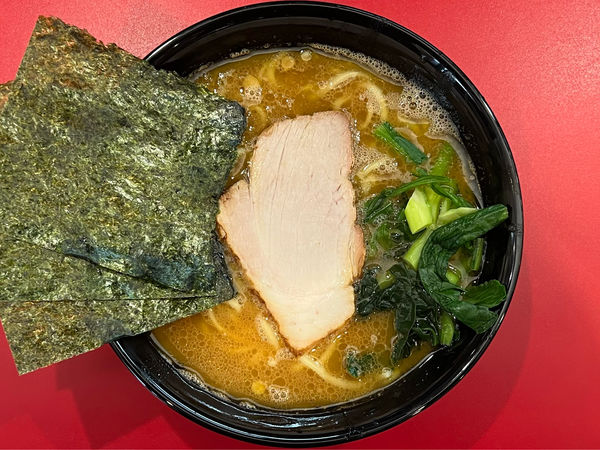 「ラーメン並」@杉田家 千葉駅前店の写真