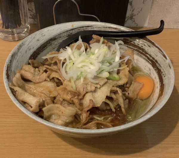 「豚玉カレーの油そば」@ラーメン大地の写真