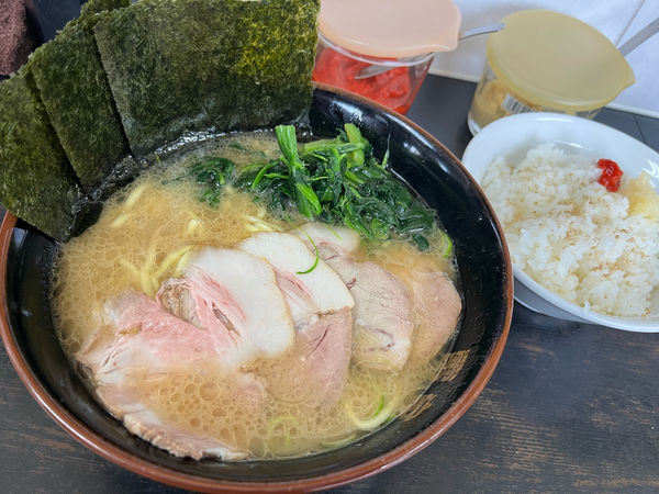 「チャーシューメン ¥900  ライス ¥100」@雷家の写真