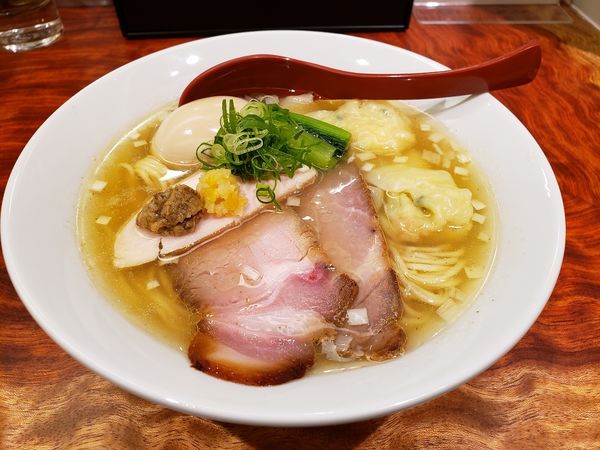 「特製塩そば」@三馬路 東京店の写真