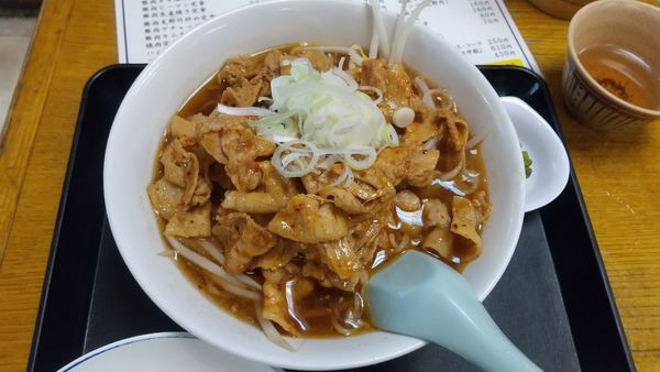 「肉七そば916円、半ライス187円」@御食事処 志野の写真