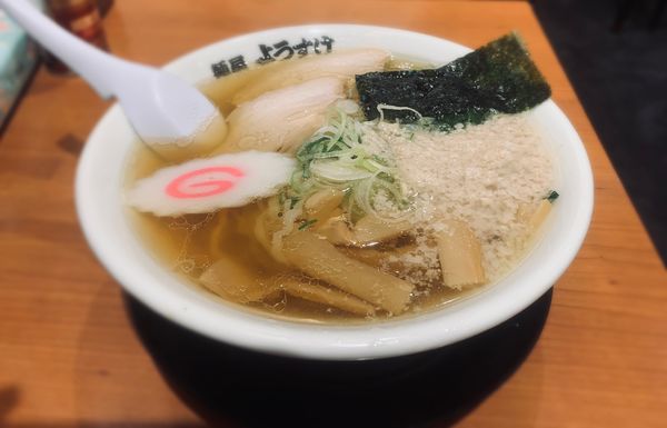 「醤油（￥870）＋背脂（￥70）」@麺屋 ようすけ 東京ラーメンストリート店の写真