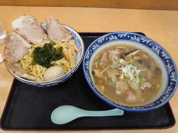 「きのこ肉汁つけ麺+チャーシュー(1354円)」@山喜屋の写真