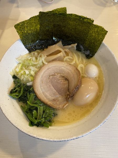 「塩豚骨　味玉」@ゴル麺 横浜本店の写真