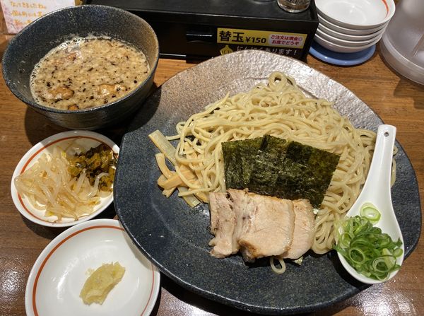 「つけ麺もつ (並・麺250g) ¥880」@龍の家 板橋大山店の写真