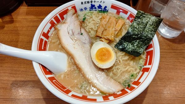 「東京豚骨ラーメン（大盛）」@屯ちん 池袋西口店の写真