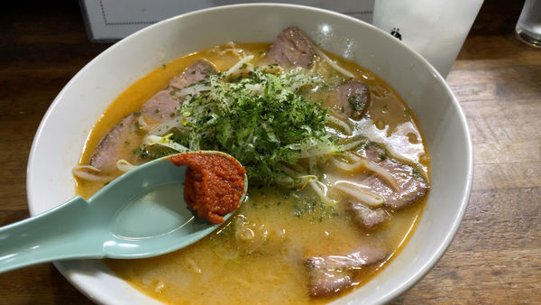 「辛みそチャーシューメン」@支那そば ポッポ 本店の写真