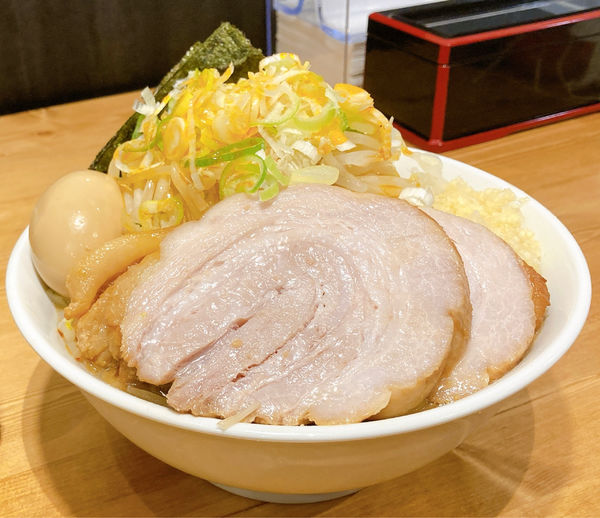 「らーめん(ﾔｻｲﾆﾝﾆｸﾈｷﾞﾗｰﾕ)＋味玉＋のり＋レン草」@ちばから 蒲田店の写真