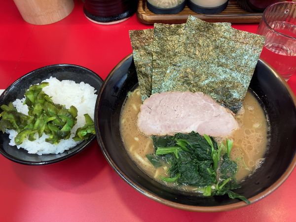 「ラーメン並」@横浜ラーメン 山本家の写真