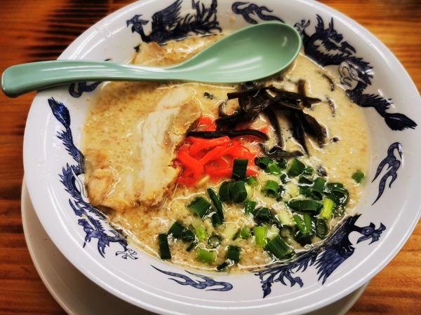「博多とんこつラーメン」@つけめん いざや 小海店の写真