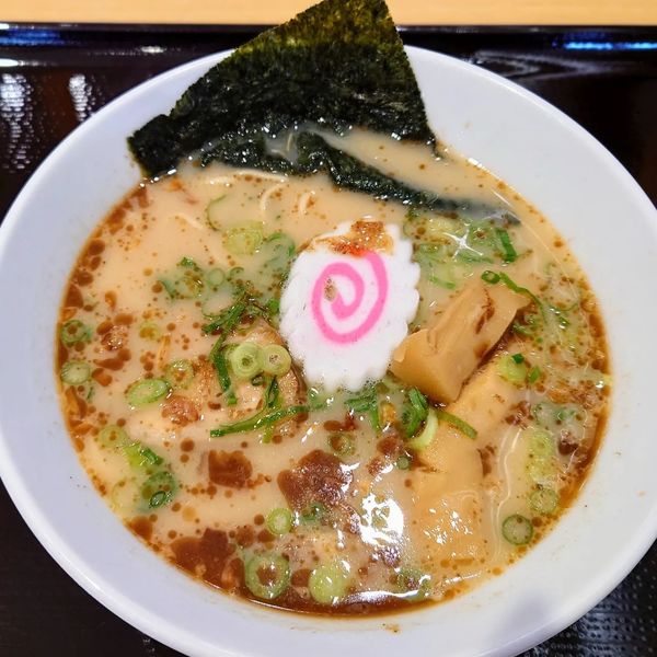 「富士山燻製醤油らぁめん 920円」@らーめんたいざん 海老名SA店の写真