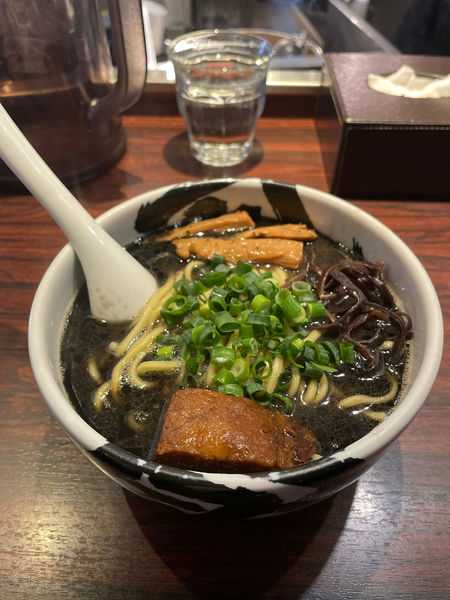 「らーめん黒」@麺屋武蔵 武骨の写真