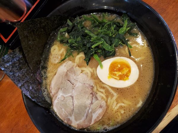「醤油豚骨ラーメン７５０円全部普通」@麺侍 誠の写真