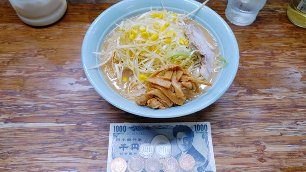 「ネギ味噌ラーメン・大盛・メンマ(硬め)￥１２５０」@まこと家の写真