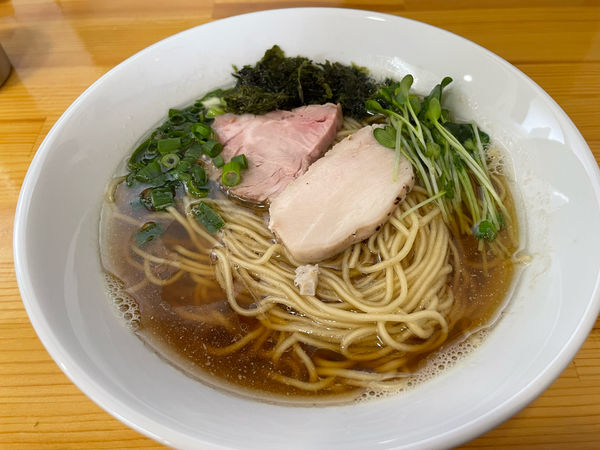 「煮干しそば880円」@ラーメン屋 かたばみの写真