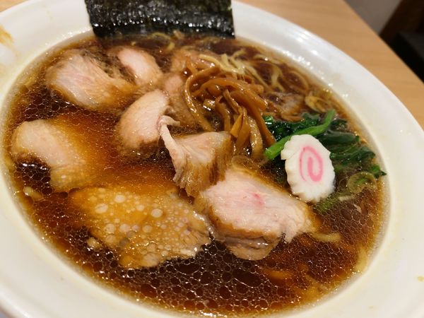 「醤油半チャーシューメン」@長岡食堂 横浜西口店の写真