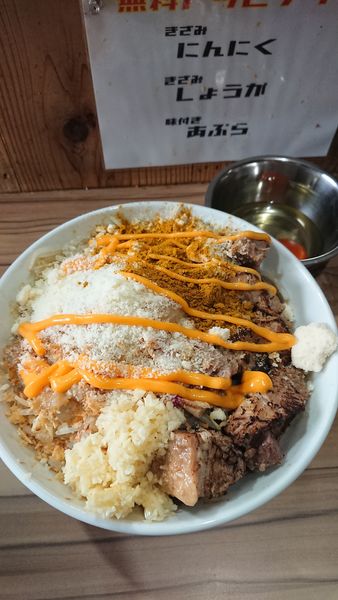 「汁なしブラウン+こだわり卵」@ヒノブタスタミナ 南越谷店の写真