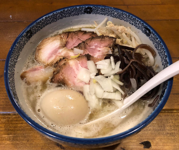 「特製豚骨らーめん(塩)」@三鷹食堂いなりの写真