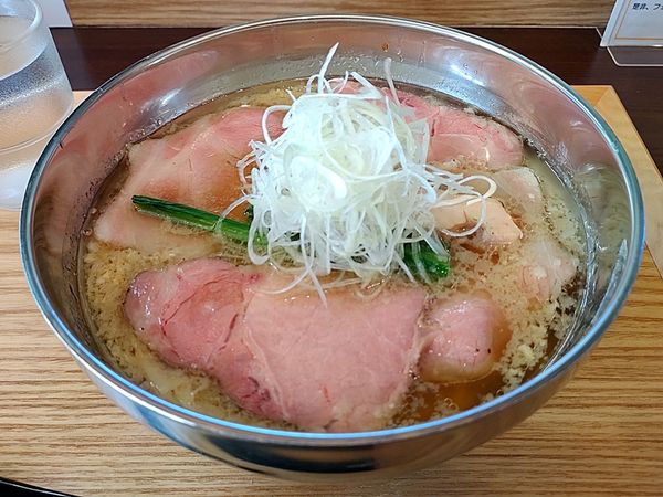 「チャーシュー にんにく醤油」@RAMEN ブリキの木こりの写真