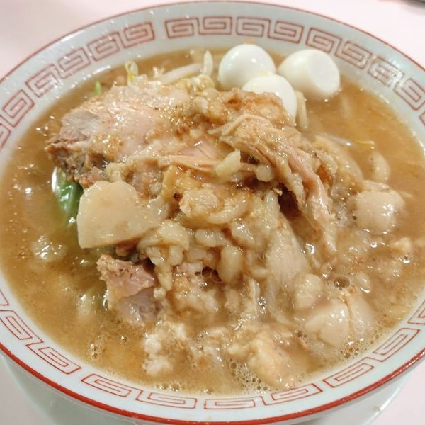 「小ラーメン､豚1枚､ウズラ」@成蹊前ラーメン 吉祥寺の写真