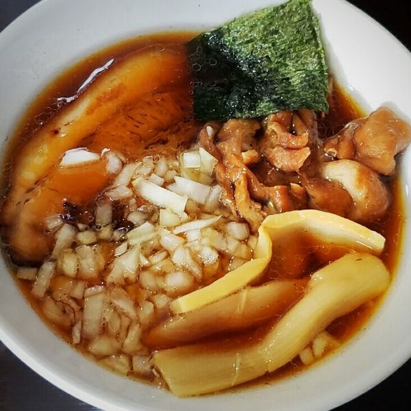 「らーめん(醤油)350円+鶏皮チャーシュー 200円他2品」@中華そば いっけんめ 茨大店の写真