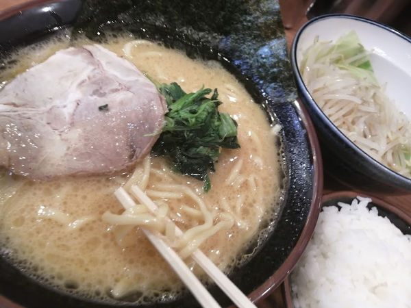 「ラーメン並(750)」@横浜家系ラーメン まくり家 川崎店の写真