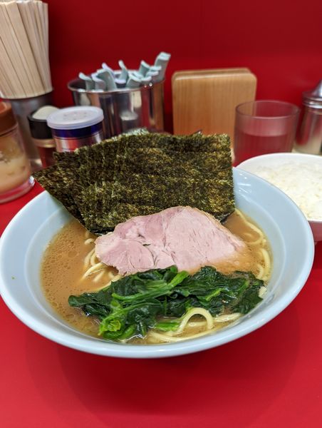 「ラーメン+のり」@横浜ラーメン 武蔵家 大井町店の写真