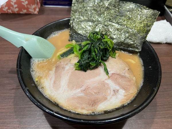 「ラーメン　濃いめ」@らーめん家 せんだい 鶴ヶ峰本店の写真