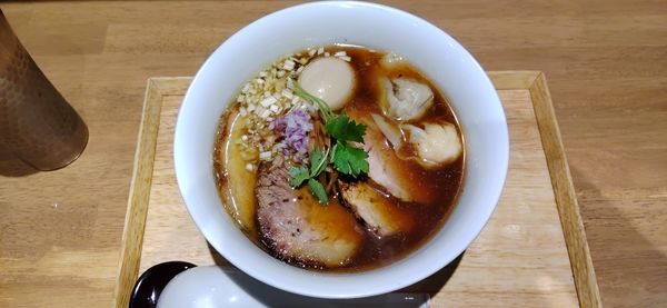 「特製醤油らぁ麺」@らぁ麺や 嶋の写真