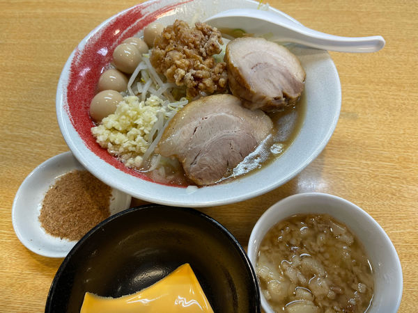 「特製ラーメン小＋魚粉＋チーズ」@らーめん藤ろうの写真