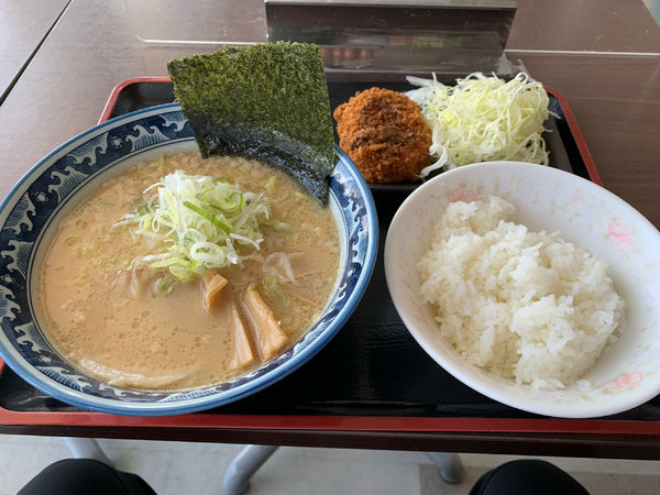 「とんこつラーメンランチセット630円」@風まつり テラスウォーク一宮店の写真