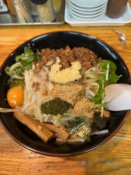 「まぜ二郎(並盛)」@らーめん道 黒こくやの写真