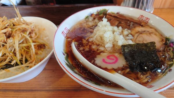 「Cセット  　ラーメン＋ネギ丼　麺カタメ　￥900」@らーめん おゆうの写真