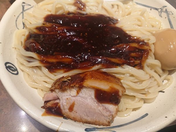 「濃厚味玉黒つけ麺（１０８０円）」@麺屋武蔵 武骨外伝の写真