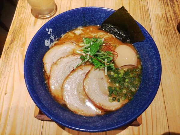 「チャーシュー魚介醤油+味たま  ﾒﾝﾏ抜き」@らーめん 矢吹の写真