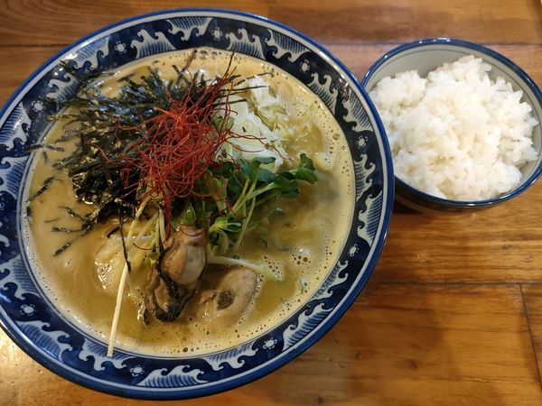 「牡蠣ラーメン」@麺や佐市の写真
