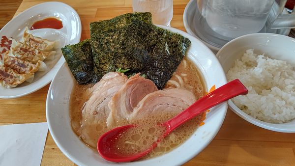 「チャーシューメン+半ライス」@らーめん大桜 つきみ野店の写真