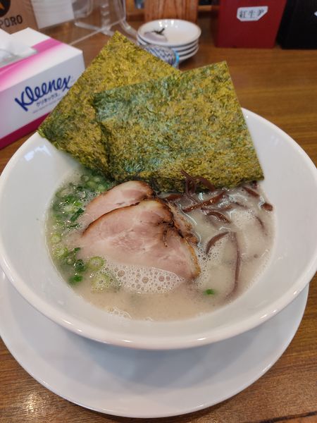 「博多ラーメン　固め　700円」@めん処 博風の写真